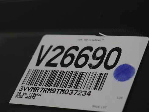 New 2026 Volkswagen Tiguan SE image 24