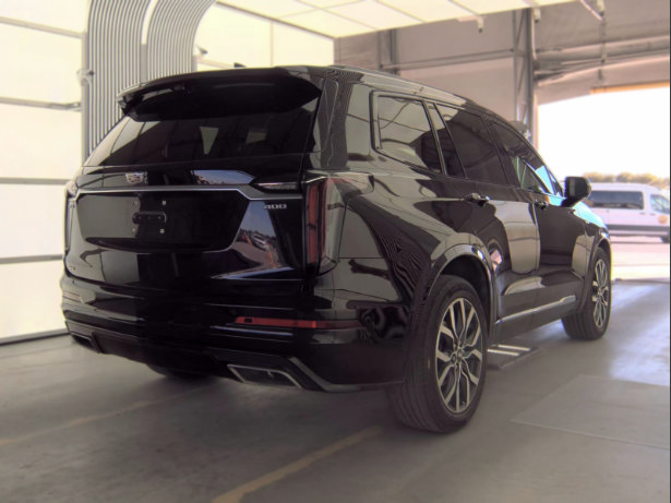 Used 2023 Cadillac XT6 Sport w/ Technology Package AWD/4WD image 2