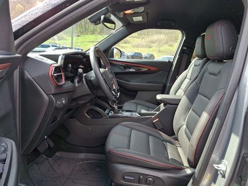 Used 2025 Chevrolet TrailBlazer RS w/ Convenience Package AWD/4WD image 13