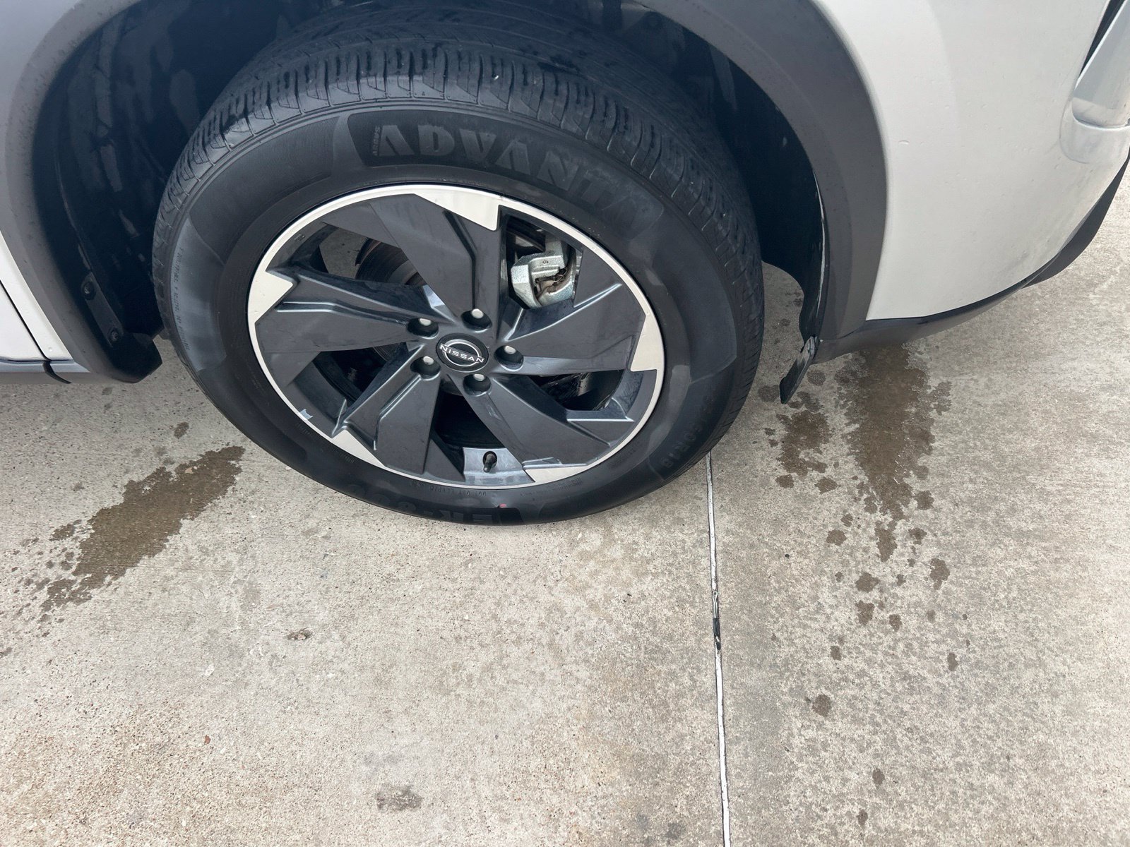 Used 2024 Nissan Rogue SV FWD image 5