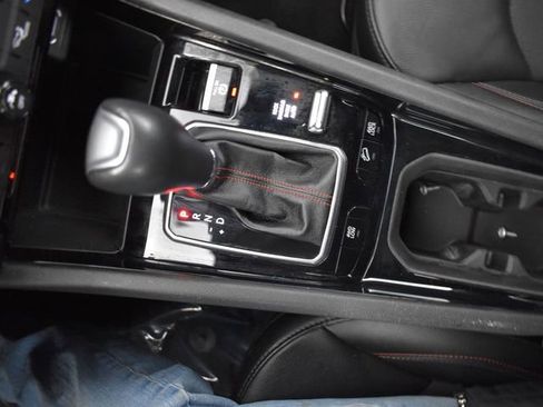 Used 2025 Jeep Compass Trailhawk image 32