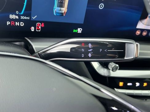 Certified 2024 Cadillac Lyriq Luxury RWD image 16