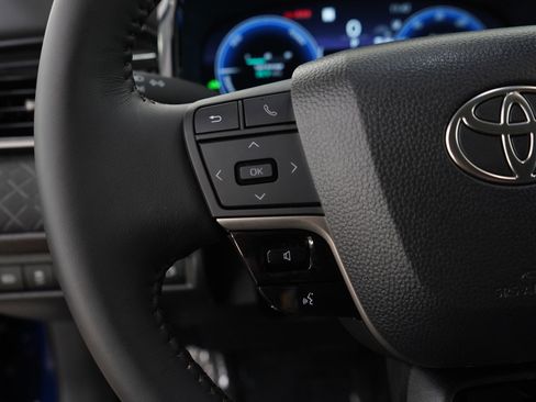 Used 2026 Toyota Camry XLE FWD image 25