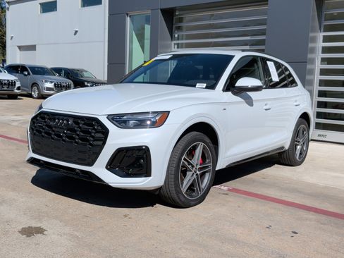 Certified 2024 Audi Q5 e Premium Plus w/ Premium Plus Package image 5