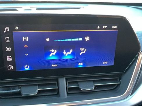 Used 2024 Chevrolet Trax LT image 25