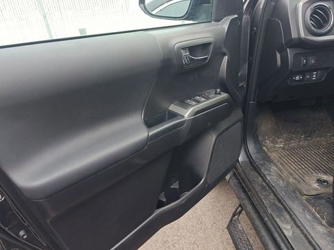 Used 2023 Toyota Tacoma TRD Off-Road w/ Advanced Technology Package image 7