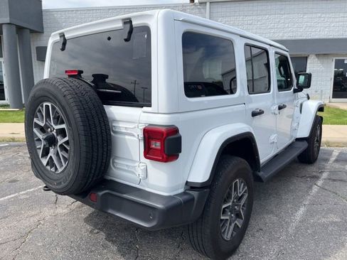 Used 2024 Jeep Wrangler Unlimited Sahara w/ Safety Group AWD/4WD image 2