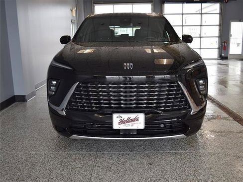 Used 2025 Buick Enclave Avenir w/ Trailering Package, 5000 lbs. image 8