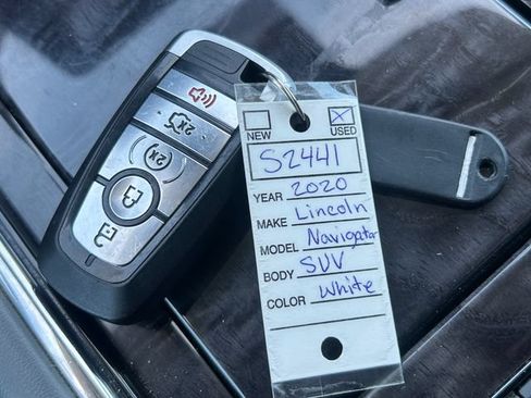 Used 2020 Lincoln Navigator Reserve w/ Equipment Group 208A Reserve AWD/4WD image 34