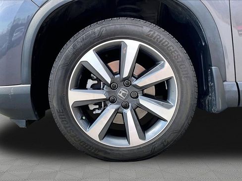 Used 2025 Honda Pilot Elite image 25