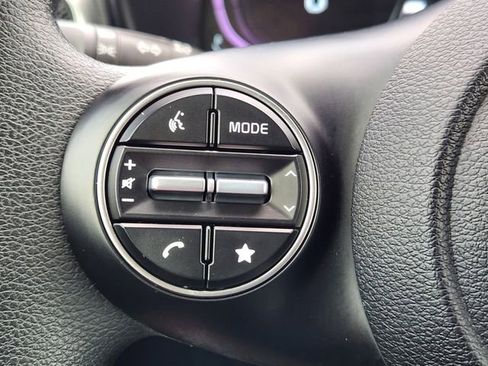 Certified 2025 Kia Soul LX FWD image 27