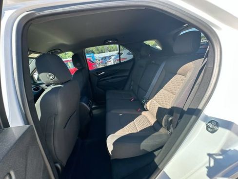 Used 2018 Chevrolet Equinox LT FWD image 26