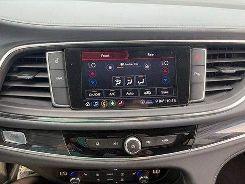 Used 2020 Buick Enclave Essence AWD/4WD image 20