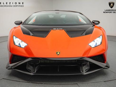 Used 2022 Lamborghini Huracan STO image 13