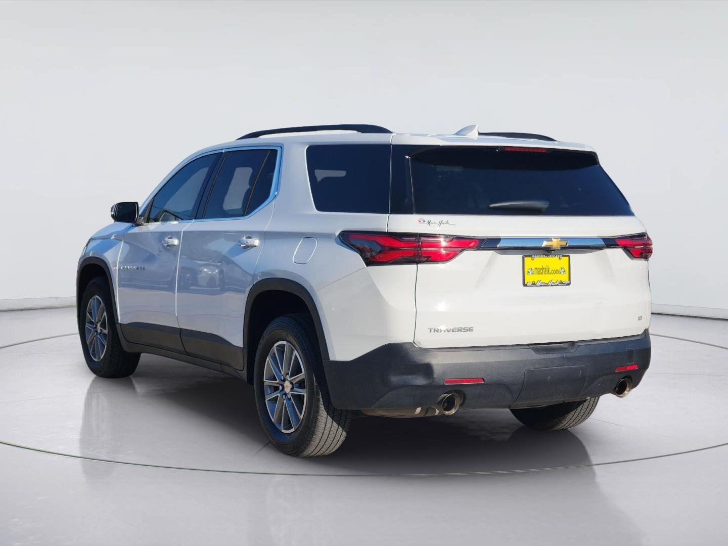 Used 2023 Chevrolet Traverse LT FWD image 7