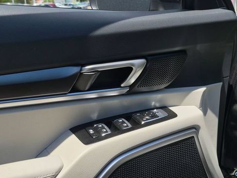 Used 2025 Kia Telluride S FWD image 11