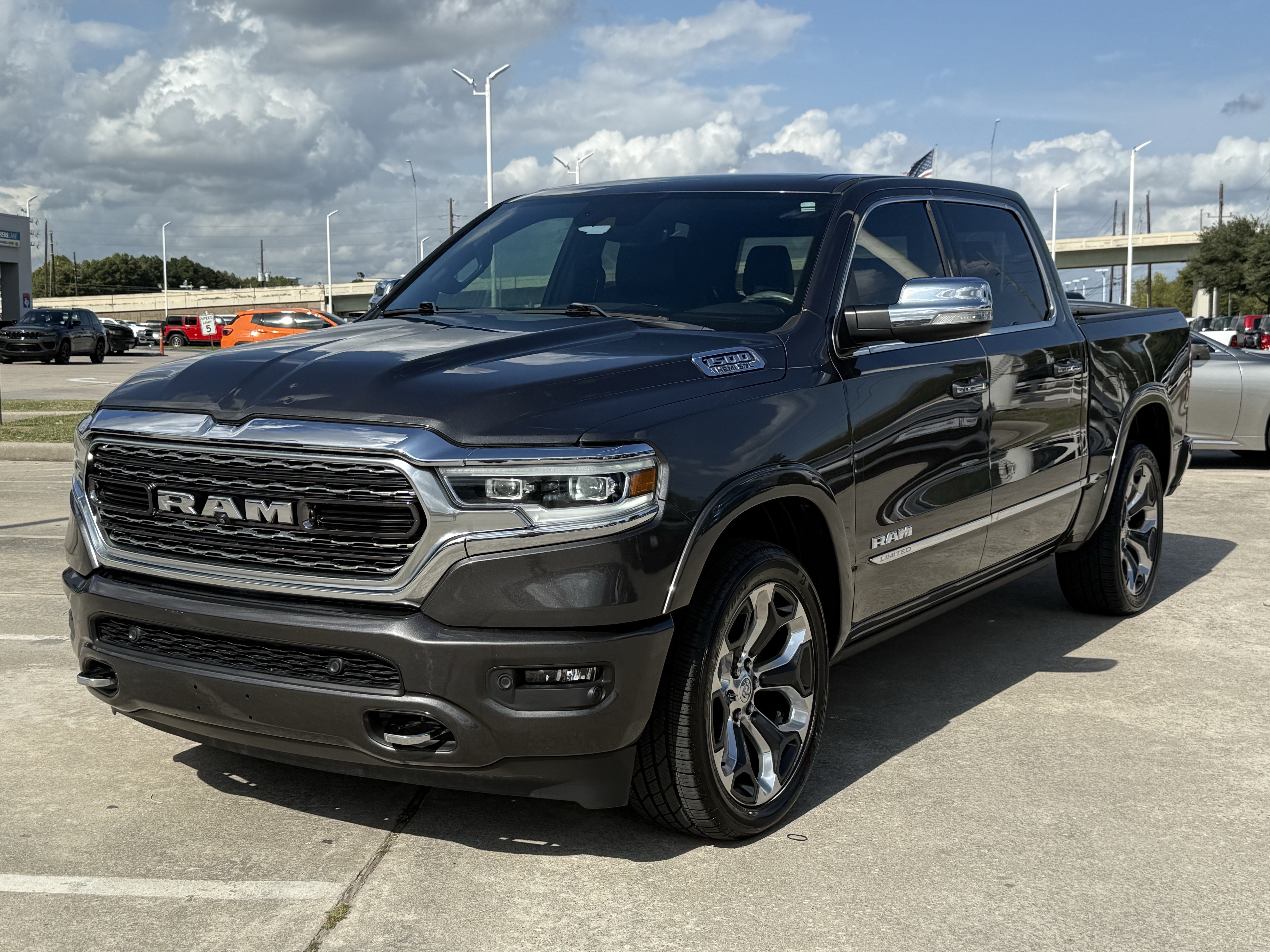 Used 2019 RAM 1500 Limited w/ Advanced Safety Group AWD/4WD image 9