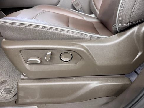Used 2025 GMC Sierra 1500 Denali w/ Denali Reserve Package AWD/4WD image 13