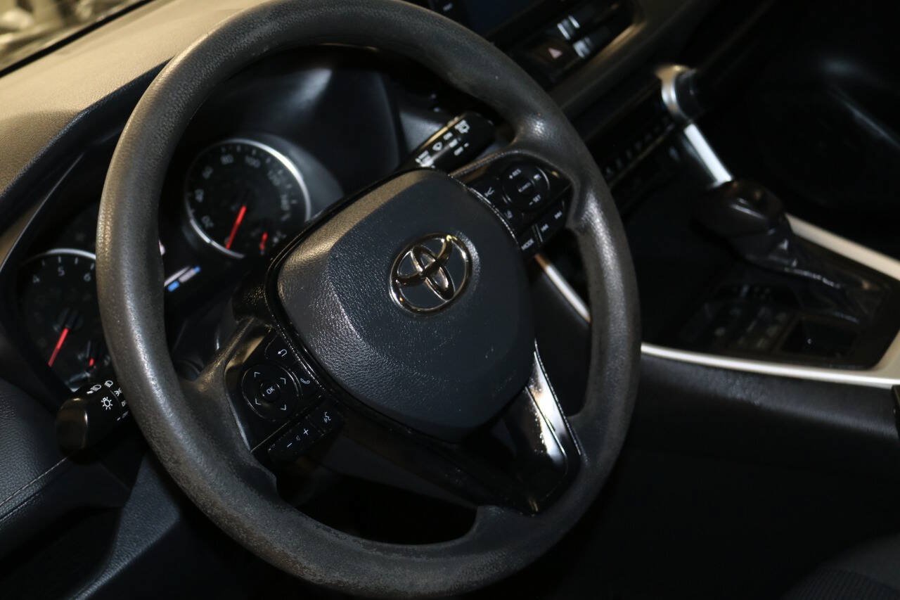 Used 2020 Toyota RAV4 LE w/ Carpet Mat Package AWD/4WD image 52