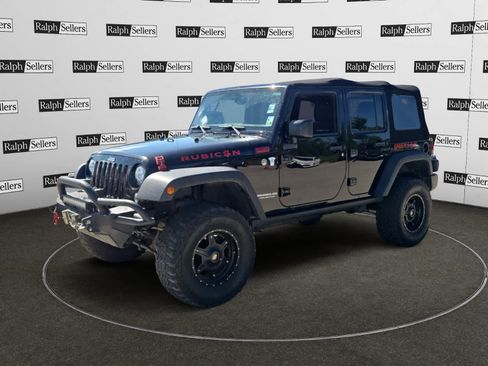 Used 2017 Jeep Wrangler Unlimited Rubicon w/ Connectivity Group AWD/4WD image 2