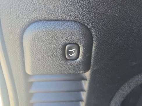 Used 2012 Jeep Grand Cherokee Overland AWD/4WD image 15
