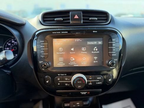 Used 2018 Kia Soul ! w/ Tech Package FWD image 46