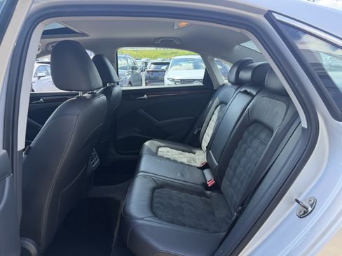 Used 2013 Volkswagen Passat TDI SEL Premium FWD image 23