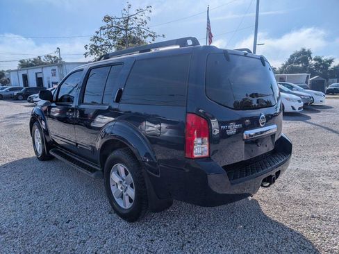 Used 2011 Nissan Pathfinder SV image 5