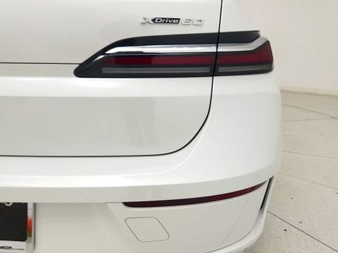 Used 2023 BMW i7 xDrive60 AWD/4WD image 28