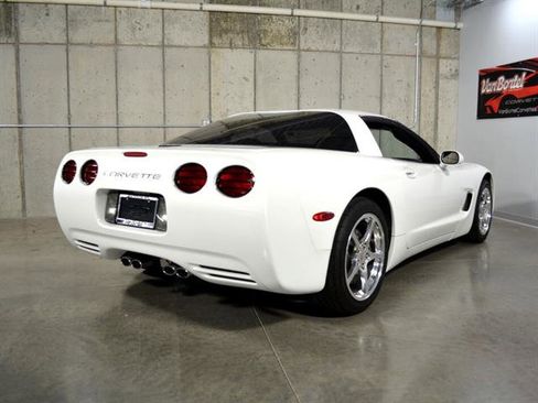 Used 2004 Chevrolet Corvette Coupe w/ Preferred Equipment Group image 7