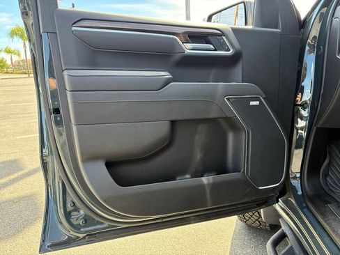 Used 2025 Chevrolet Silverado 1500 LT Trail Boss w/ Convenience Package II image 13