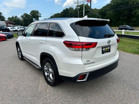Used 2018 Toyota Highlander Limited Platinum AWD/4WD image 8