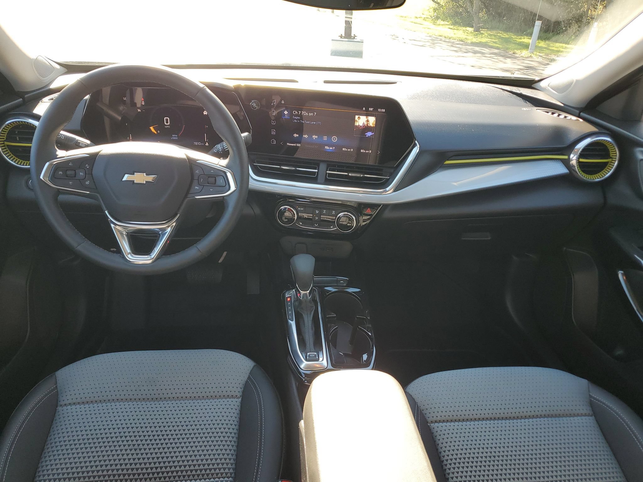 Used 2025 Chevrolet Trax LT w/ Driver Confidence Package FWD image 10