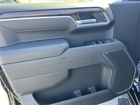 New 2026 GMC Sierra 1500 Elevation w/ LPO, Elevation Black Package image 10