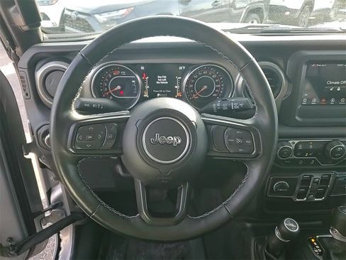 Used 2021 Jeep Wrangler Unlimited Freedom Edition image 13