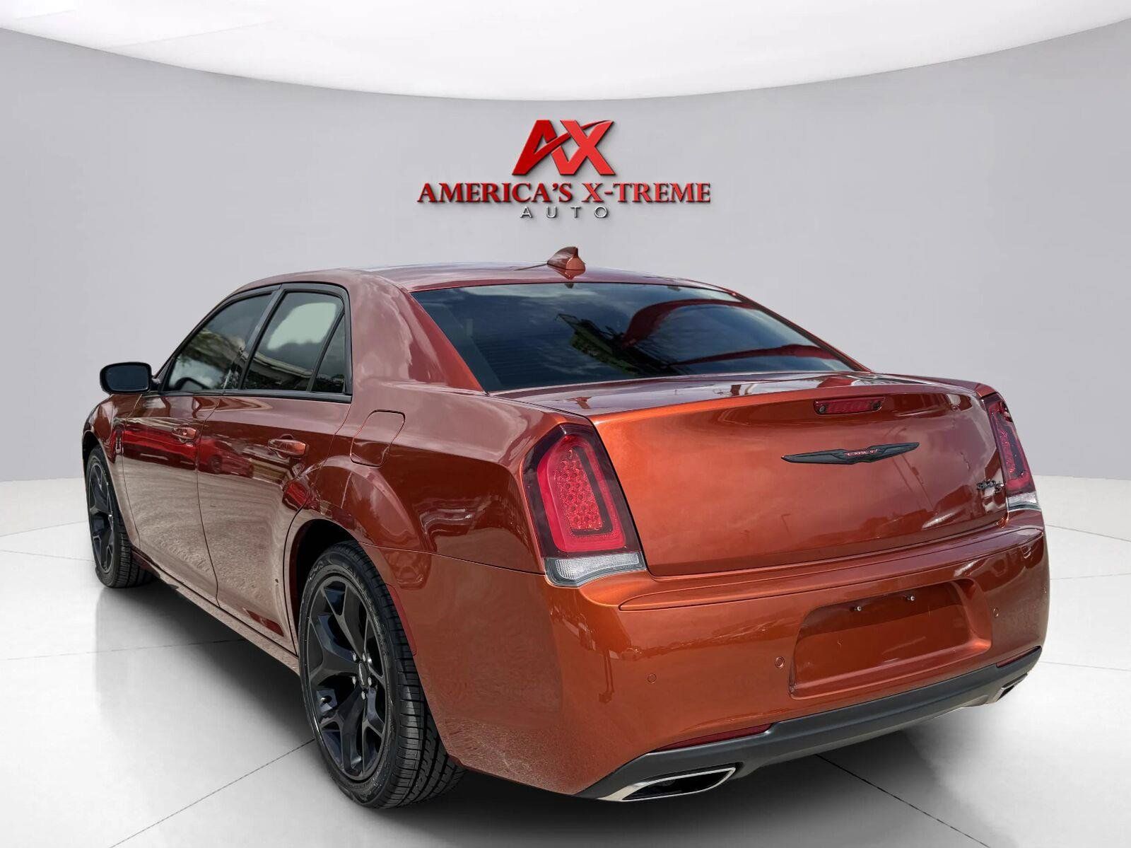 Used 2021 Chrysler 300 S RWD image 4