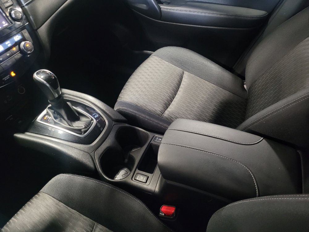 Used 2019 Nissan Rogue SV w/ Premium Package FWD image 26