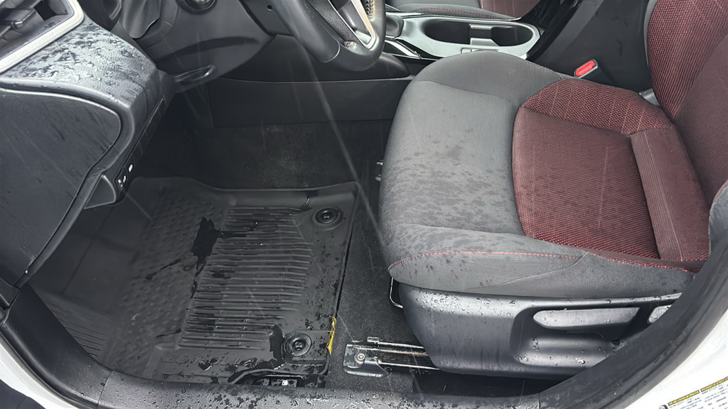 Used 2025 Toyota Corolla SE FWD image 27
