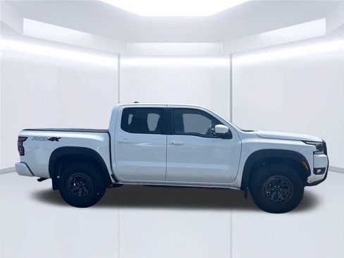 Used 2026 Nissan Frontier PRO-4X AWD/4WD image 6
