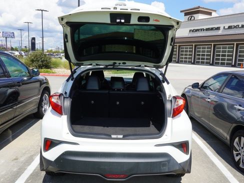 Used 2020 Toyota C-HR Limited FWD image 23