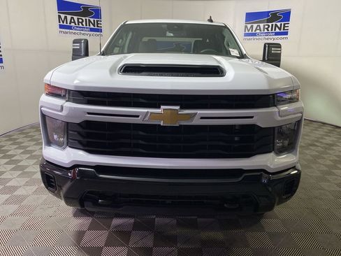 Used 2024 Chevrolet Silverado 2500 Custom w/ Custom Value Package AWD/4WD image 12