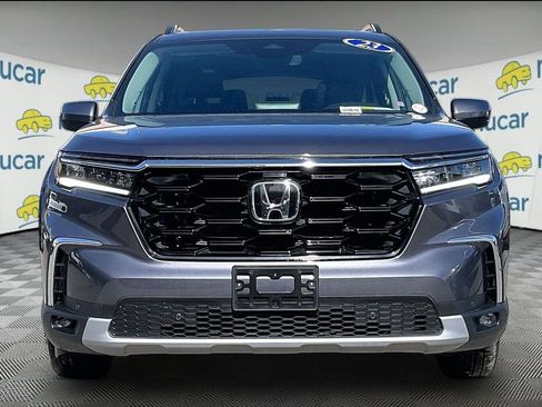 Used 2023 Honda Pilot Touring image 2