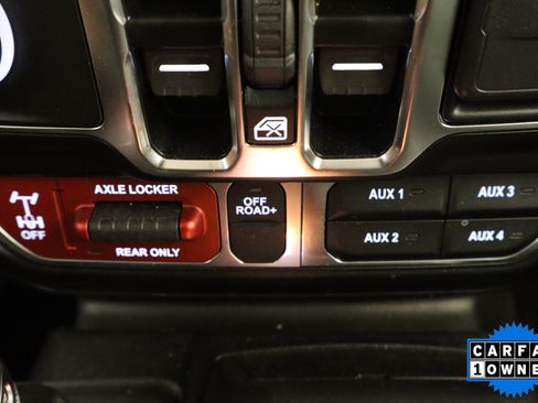 Used 2025 Jeep Gladiator Mojave w/ Safety Group AWD/4WD image 28