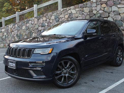 Used 2018 Jeep Grand Cherokee High Altitude image 2