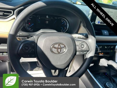 Used 2025 Toyota RAV4 LE AWD/4WD image 26