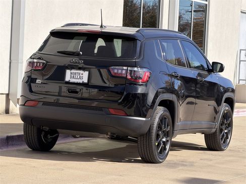 New 2026 Jeep Compass Latitude image 5