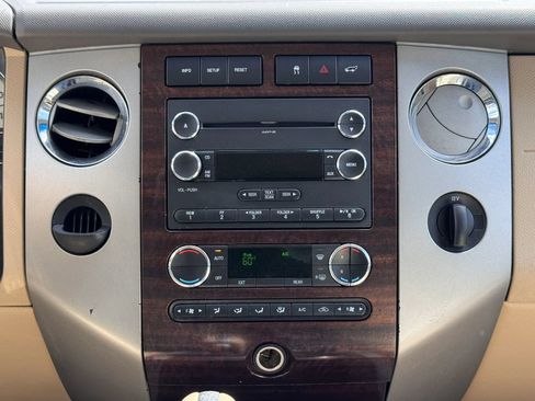 Used 2011 Ford Expedition XLT w/ 201A Rapid Spec Order Code RWD image 25