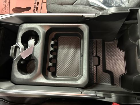 New 2026 RAM 1500 4x4 Crew Cab image 19