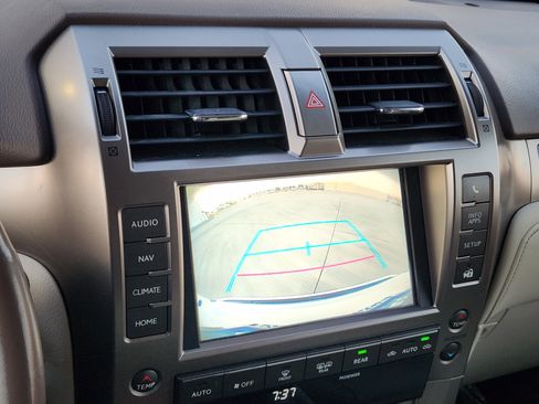 Used 2015 Lexus GX 460 image 17