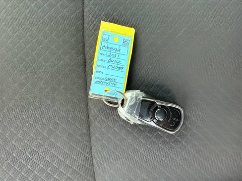 Used 2021 Buick Encore Preferred FWD image 35